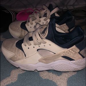 Nike huarache blue cream color